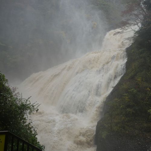 滝全景